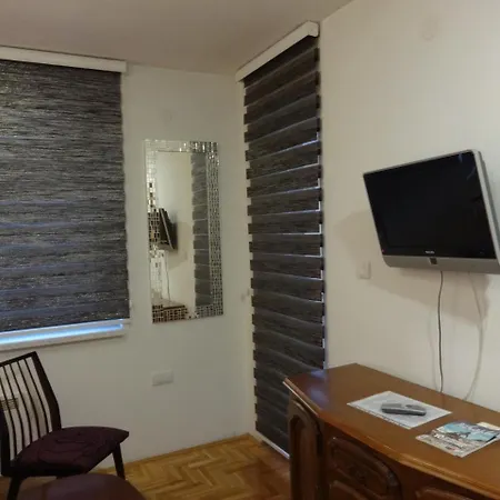 Stanisic Pensión 3*